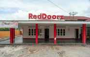 Exterior 7 RedDoorz Syariah near Tugu Juang Jambi 3