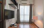 Common Space 2 Cozy Stay and Modern 1BR at Tamansari Semanggi Apartment By Travelio