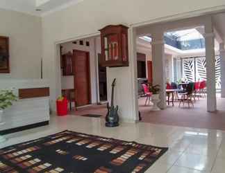 Lobby 2 Maita Homestay Ringroad Utara Mitra RedDoorz