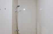 In-room Bathroom 5 2BR Homey Apartment at Parahyangan Residence By Travelio