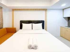 Kamar Tidur Modern Look Studio Apartment at De Prima By Travelio