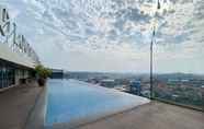 Swimming Pool 4 Elegant and Nice Studio Apartment at Warhol (W/R) Residence By Travelio