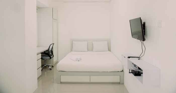 Bedroom Stay Cozy Studio at Urbantown Serpong Apartment By Travelio