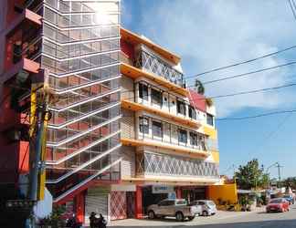 Exterior 2 RedDoorz @ Benelio Suites Pavia Iloilo