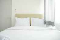 Kamar Tidur Homey and Simply Look 1BR Osaka Riverview PIK 2 Apartment By Travelio