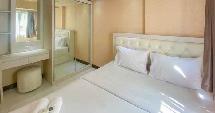 Bedroom Nice and Fancy 2BR at Cinere Resort Apartment By Travelio