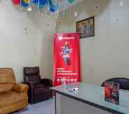 Lobby 6 RedDoorz near RSUD dr Loekmono Hadi Kudus