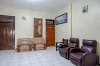 Lobby RedDoorz near RSUD dr Loekmono Hadi Kudus