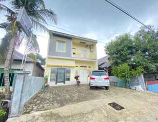 Bangunan 2 Homestay RN near Taman Bambu Runcing Polewali Mitra RedDoorz