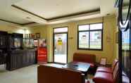 Lobby 3 RedDoorz @ Dwipa Wisata Hotel