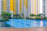 Kolam Renang Cozy Stay Studio Apartment at 3rd Floor Springlake Summarecon Bekasi By Travelio