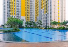 Swimming Pool 4 Cozy Stay Studio Apartment at 3rd Floor Springlake Summarecon Bekasi By Travelio