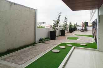 Exterior 4 Studio Relaxing at De Prima Apartment By Travelio