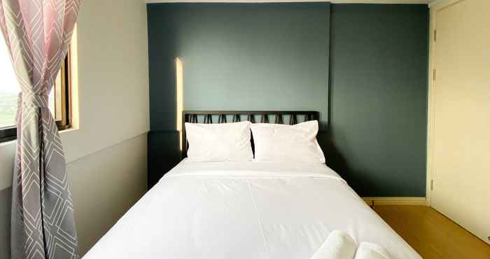 Kamar Tidur Simply and Comfort Stay 2BR at Meikarta Apartment By Travelio