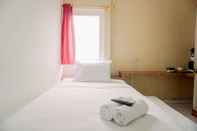 Bilik Tidur Stay Cozy Studio No Kitchen Apartment at Aeropolis Residence By Travelio