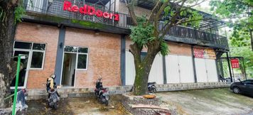 Exterior 4 RedDoorz @ Kawasan Industri Candi Semarang