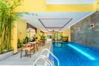 Kolam Renang Chillax Old Town Villa