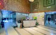 Lobby 2 RedLiving Apartemen Parahyangan Residence - Anton Rooms