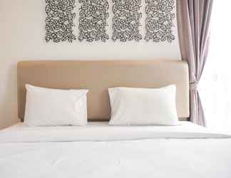 Kamar Tidur 2 Homey and Spacious 3BR at Seasons City Apartment By Travelio