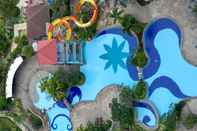 Swimming Pool Homey and Spacious 3BR at Seasons City Apartment By Travelio