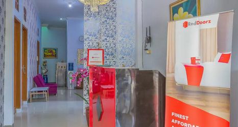 ล็อบบี้ 2 RedDoorz syariah @ Puri Kalijaga Street