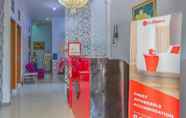 Lobby 2 RedDoorz syariah @ Puri Kalijaga Street