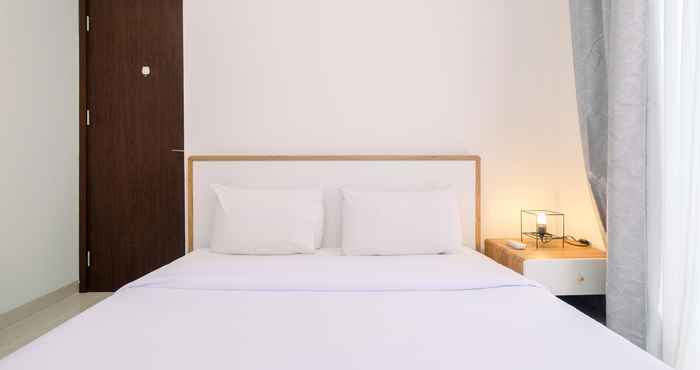 Kamar Tidur Comfy and Modern Look 2BR at Vasaka Solterra Apartment By Travelio