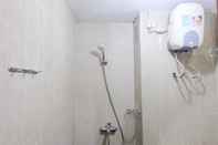 Toilet Kamar Studio Best Deal at Emerald Towers Apartment By Travelio