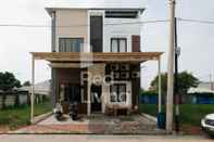 Exterior Columbus Residence J10 near RSUD Karawang Mitra RedDoorz