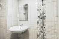 In-room Bathroom Studio Comfort at De Prima Apartment By Travelio