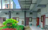 Lobby 6 HP Residence Mitra RedDoorz near Alun Alun Kediri