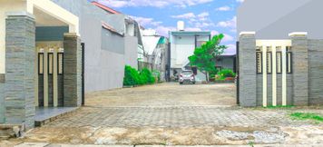 外観 5 HP Residence Mitra RedDoorz near Alun Alun Kediri