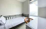 Kamar Tidur 2 Comfy and Modern Look 2BR Vasanta Innopark Apartment By Travelio