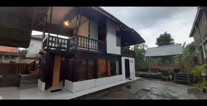 Exterior Rumah Panggung Mila Family