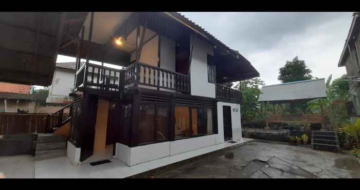 Exterior Rumah Panggung Mila Family