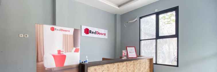 Lobby RedDoorz Syariah near T2 Juanda Airport 2