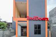 Exterior RedDoorz Syariah near T2 Juanda Airport 2