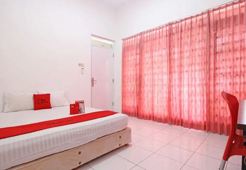 Lain-lain RedDoorz near Terminal Tirtonadi