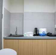 Ruang Umum 3 Minimalist 2BR Apartment Osaka Riverview PIK 2 (No Living Room) By Travelio