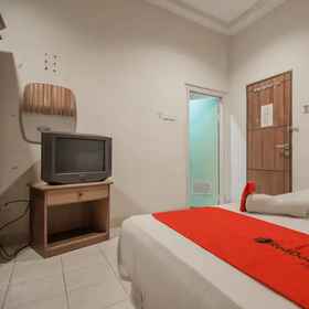 Others 1 RedDoorz Syariah near Taman Bekapai 2, Bank BRI ATM - DOME 酒店