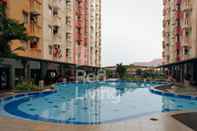 Swimming Pool RedLiving Apartemen Casablanca East Residence - Kayla Property Tower B