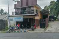 Exterior Ida Homestay Syariah at Desa Wisata Ranu Pani