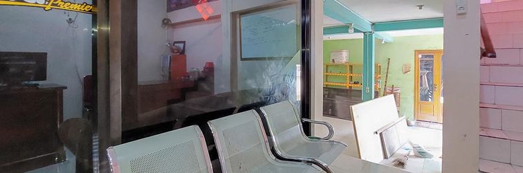 로비 Artayya Puri 3 Syariah near Terminal Caruban Mitra RedDoorz