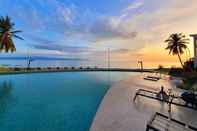 สระว่ายน้ำ Vannee Golden Sands Beachfront Resort Koh Phangan 