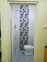 ห้องน้ำภายในห้อง 4 Maylindon Syariah Puncak