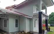 Exterior 4 Zazadior Residence Syariah near Pantai Padang Mitra RedDoorz