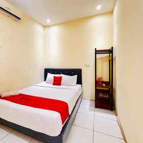 Others 1 RedDoorz near Alun Alun Sidoarjo, Kedai Kopi Aseng/Chinese food Hotels