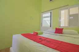 RedDoorz Syariah near Museum Wisma Karya Subang, SGD 15