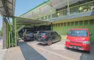 Exterior 4 RedDoorz Syariah near Museum Wisma Karya Subang