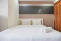 Kamar Tidur Comfy and Nice Studio at Kebagusan City Apartment By Travelio